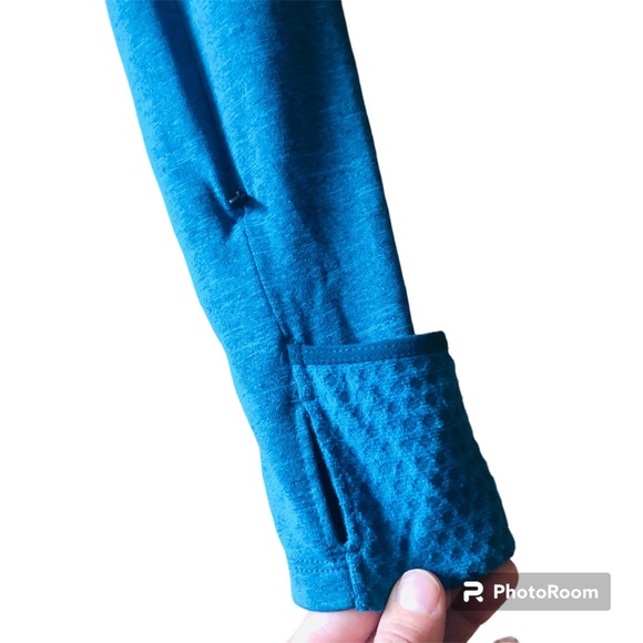 Nike top - Picture 3 of 3